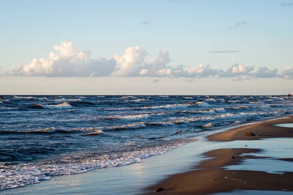 Rompeolas en el mar — Foto de Stock