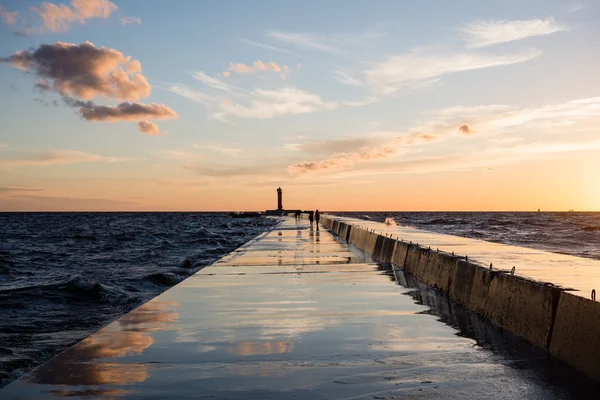 Wavebreaker in the sea — Stock Photo, Image