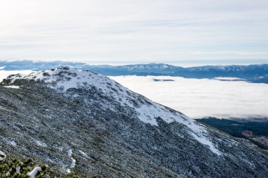 Kış karla kaplı dağ başında