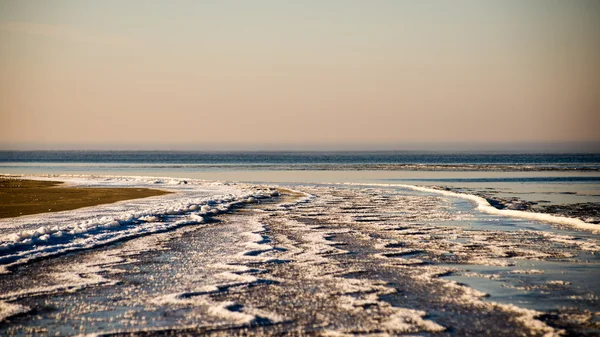 Blick auf den gefrorenen Strand an der Ostsee — Stockfoto