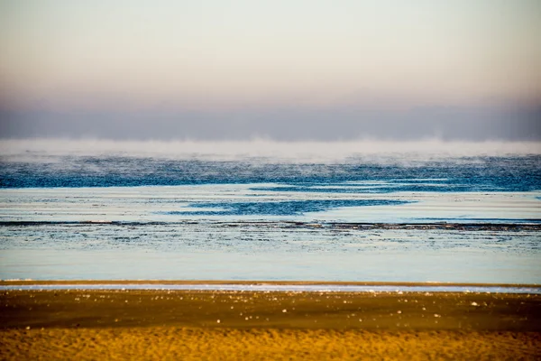 Blick auf den gefrorenen Strand an der Ostsee — Stockfoto