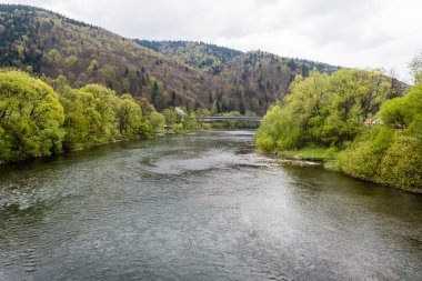 Sakin göl su yansımalar