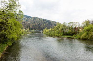 Sakin göl su yansımalar