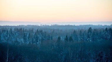 Winter park kar ile soğuk sabah