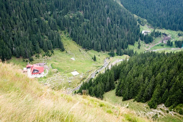 Yukarıdan küçük şehir görünümünde Romanya