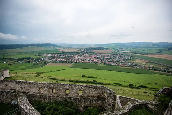 Antigua vista de la fortaleza desde lejos — Foto de Stock