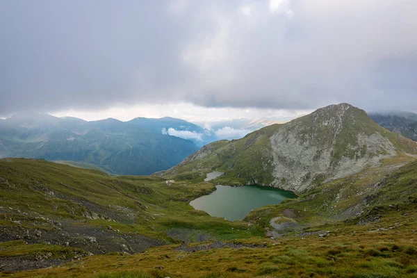 Montagne carpatiche in estate — Foto Stock