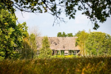 uzaklardan eski kale görünümü