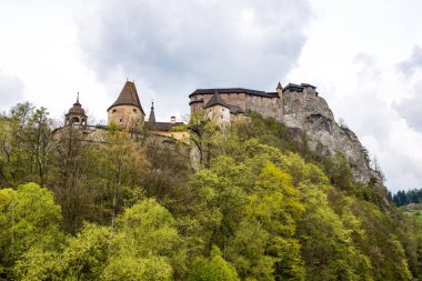 uzaklardan eski kale görünümü