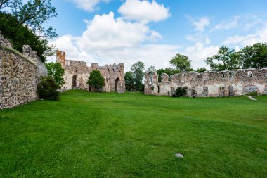 uzaklardan eski kale görünümü