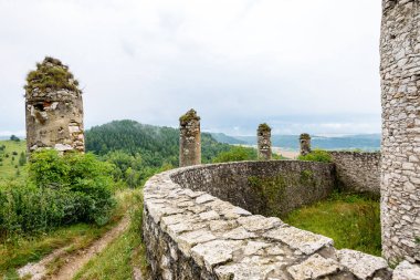 uzaklardan eski kale görünümü