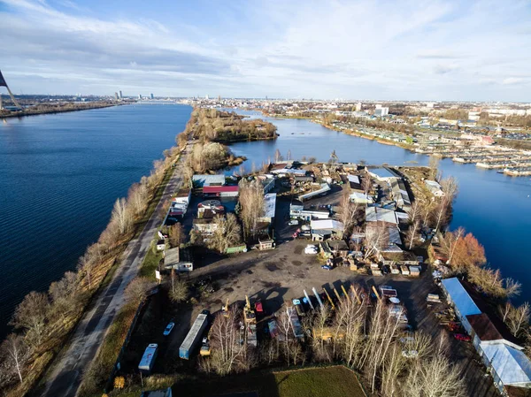 Vista aérea de la zona urbana de Latvia en otoño — Foto de Stock