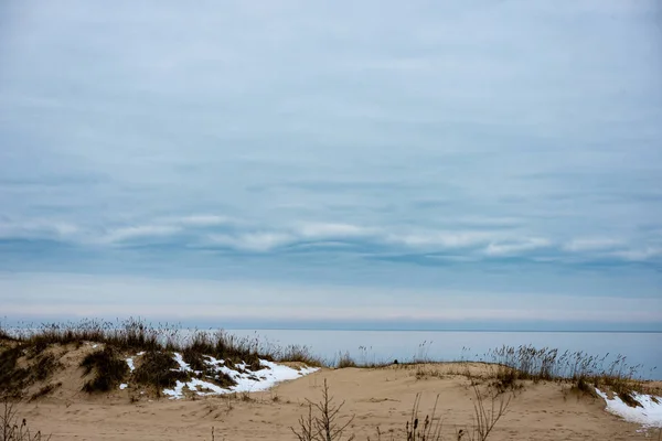 Praia rochosa no mar baltico — Fotografia de Stock