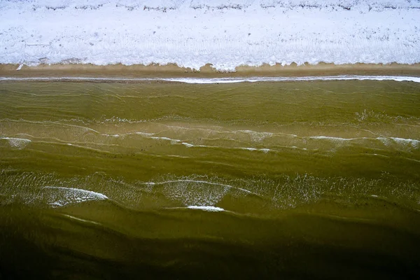 Vista aérea da praia congelada no inverno — Fotografia de Stock