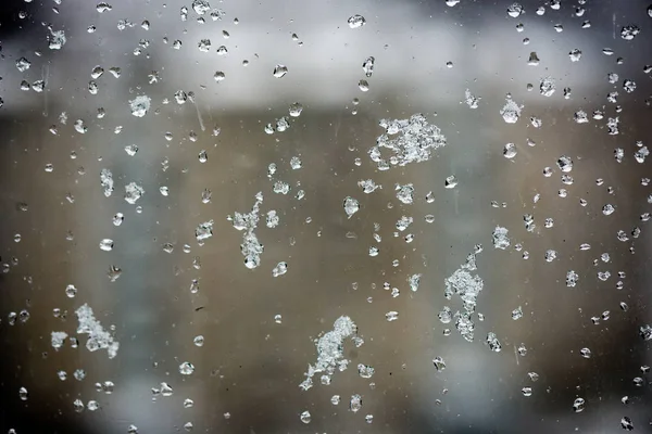 Gotas de chuva congeladas em vidro — Fotografia de Stock