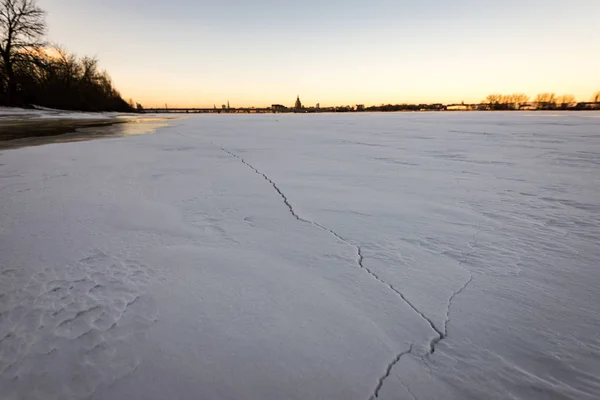Frozen beach in cold winters day — Stock Photo, Image