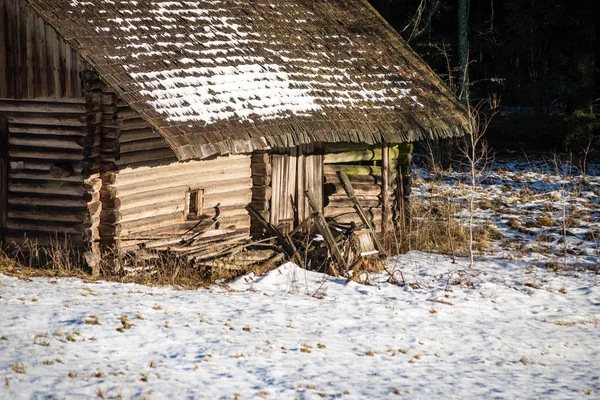 Congelado escena del campo en invierno — Foto de Stock