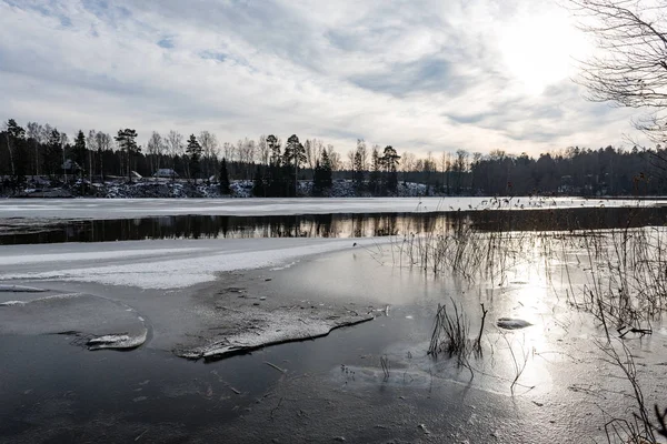Frozen countryside scene in winter — Stock Photo, Image