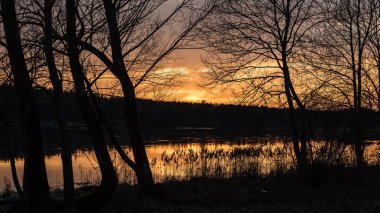 günbatımı Daugava Nehri