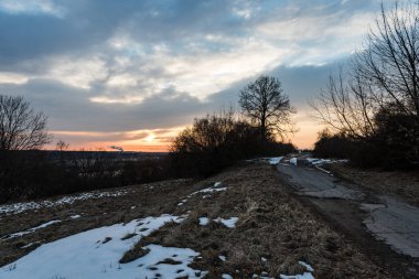 günbatımı Daugava Nehri