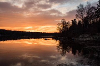 günbatımı Daugava Nehri