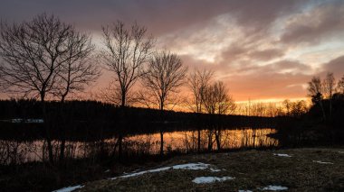 günbatımı Daugava Nehri