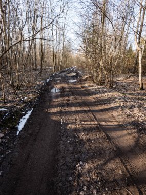 durumu kötü köy yolunda