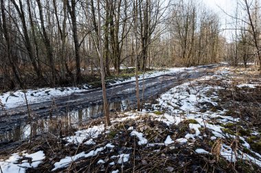 durumu kötü köy yolunda