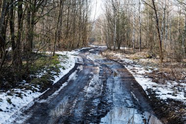 durumu kötü köy yolunda