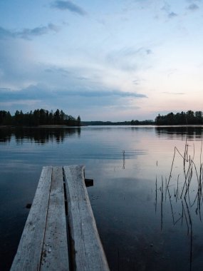 güneşli turist parça ile boardwalks