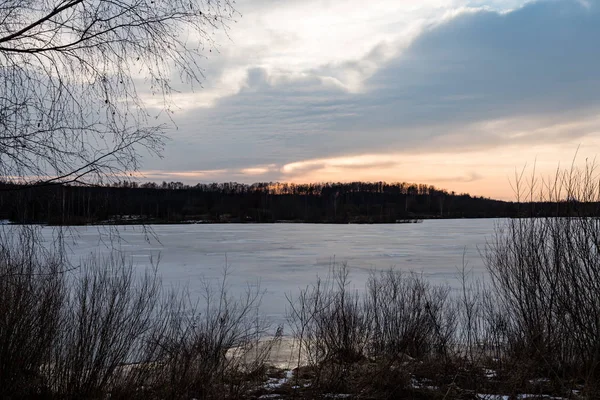 Coucher de soleil sur la rivière Daugava — Photo