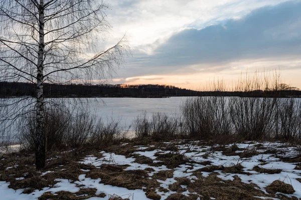Coucher de soleil sur la rivière Daugava — Photo