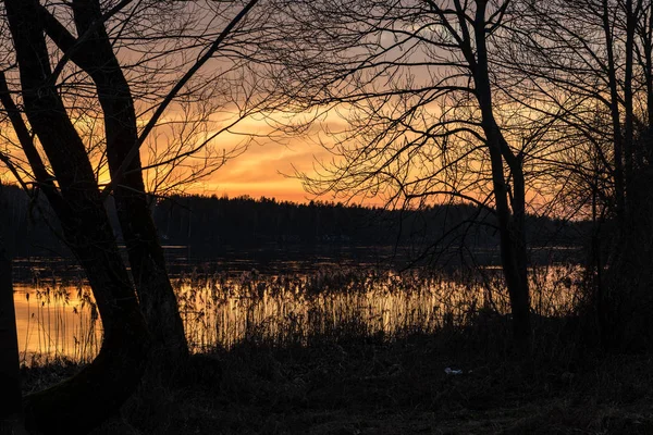 Por do sol sobre o rio Daugava — Fotografia de Stock