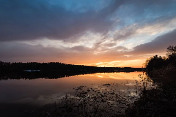 Solnedgång över floden Daugava — Stockfoto