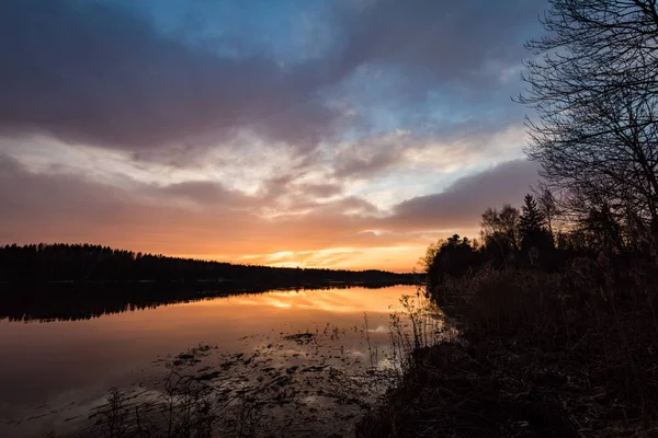 Sonnenuntergang über dem Fluss Daugava — Stockfoto