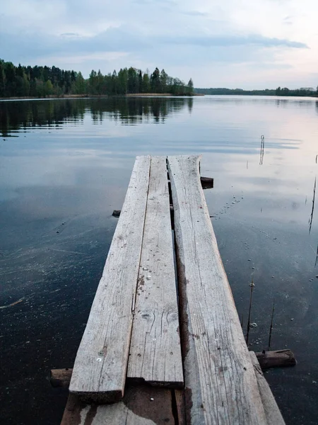 güneşli turist parça ile boardwalks