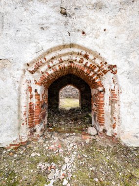 Harabeleri eski kilise terk