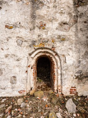 Harabeleri eski kilise terk