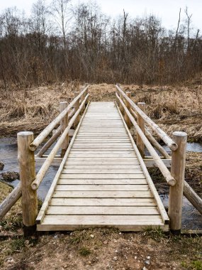 sabah erken bir kuş izle kule ile ahşap tahta