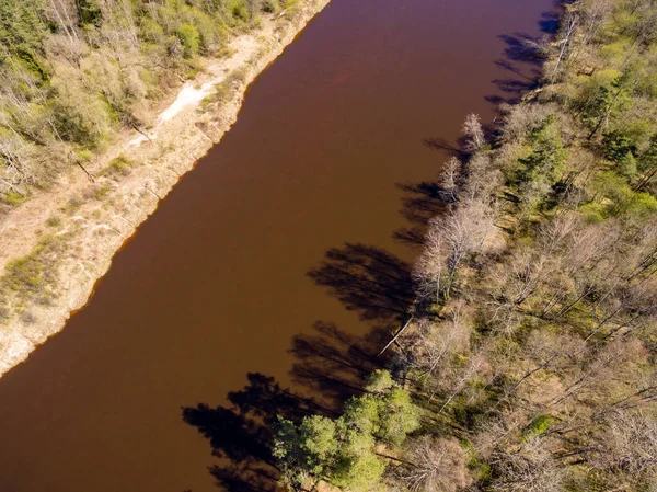 Imagen del dron. Vista aérea del río Gauja — Foto de Stock