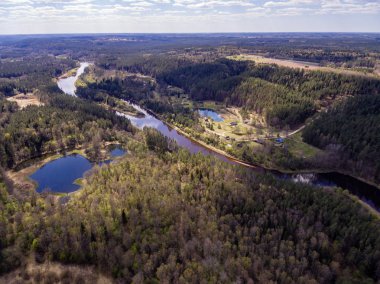 Drone görüntü. kırsal bölgenin havadan görünümü