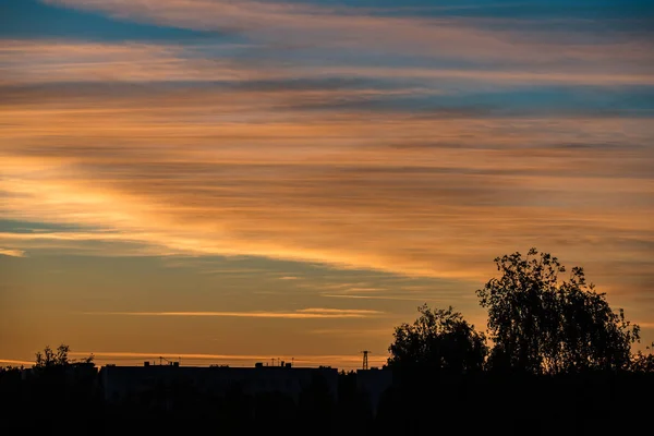Abstrato colorido céu por do sol com nuvens quebradas — Fotografia de Stock