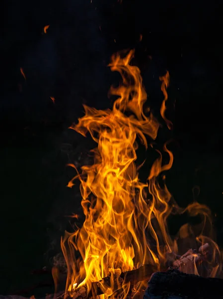 Ξύλα είναι η καύση στο τζάκι, ζεστό, θερμότητα, φωτιά — Φωτογραφία Αρχείου