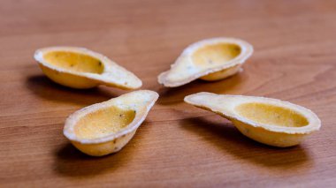 bir masada yemek ekmek snacks