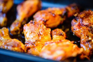 fırında pişirme tavuk kanadı