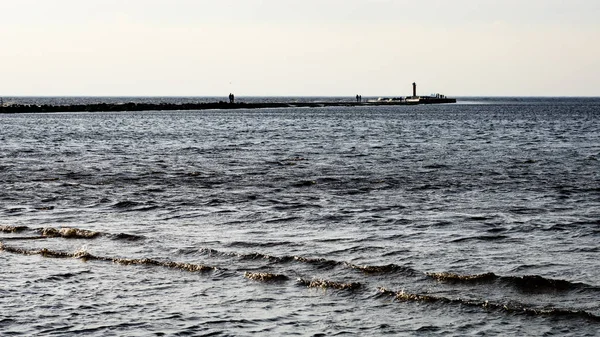 View of a rocky coast beach in the morning. — Stock Photo, Image