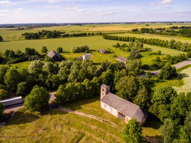 Drone görüntü. kırsal bölgenin havadan görünümü 