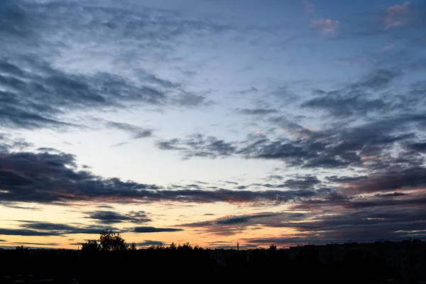 Nuvens vermelhas dramáticas — Fotografia de Stock