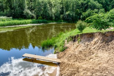 boardwalk Gölü bulutlarda yansıması
