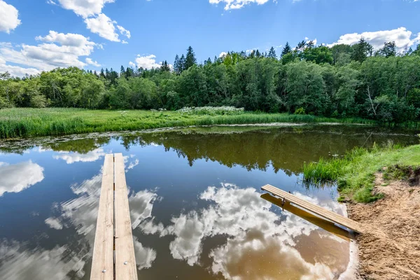 boardwalk Gölü bulutlarda yansıması